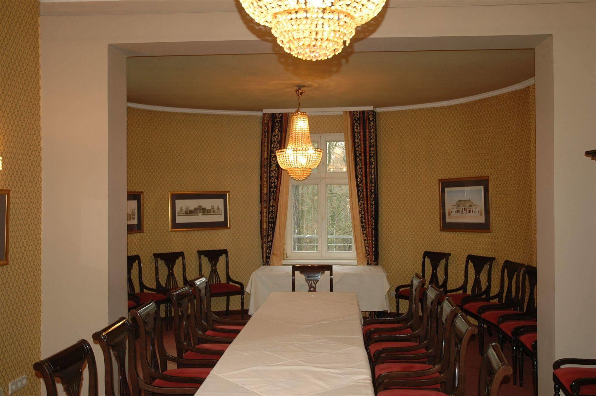Hotel Kronprinz Falkensee Bagian luar foto